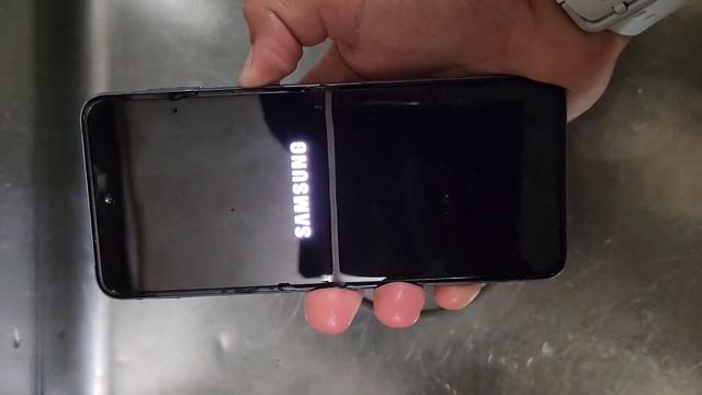 Samsung Galaxy Z Flip 4 Water Test...