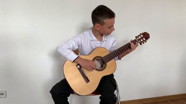 Кириченко Фелікс, 3 клас гітара
"Andante" – Janos Gaspar Mertz смотреть онлайн