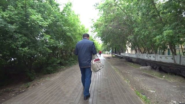 Майкудук летом | на 11 А мкр мимо больницы № 1 в пасмурную погоду 2021 год смотреть онлайн