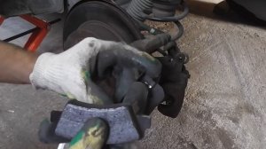 Свистят и шаркают тормозные колодки после торможения