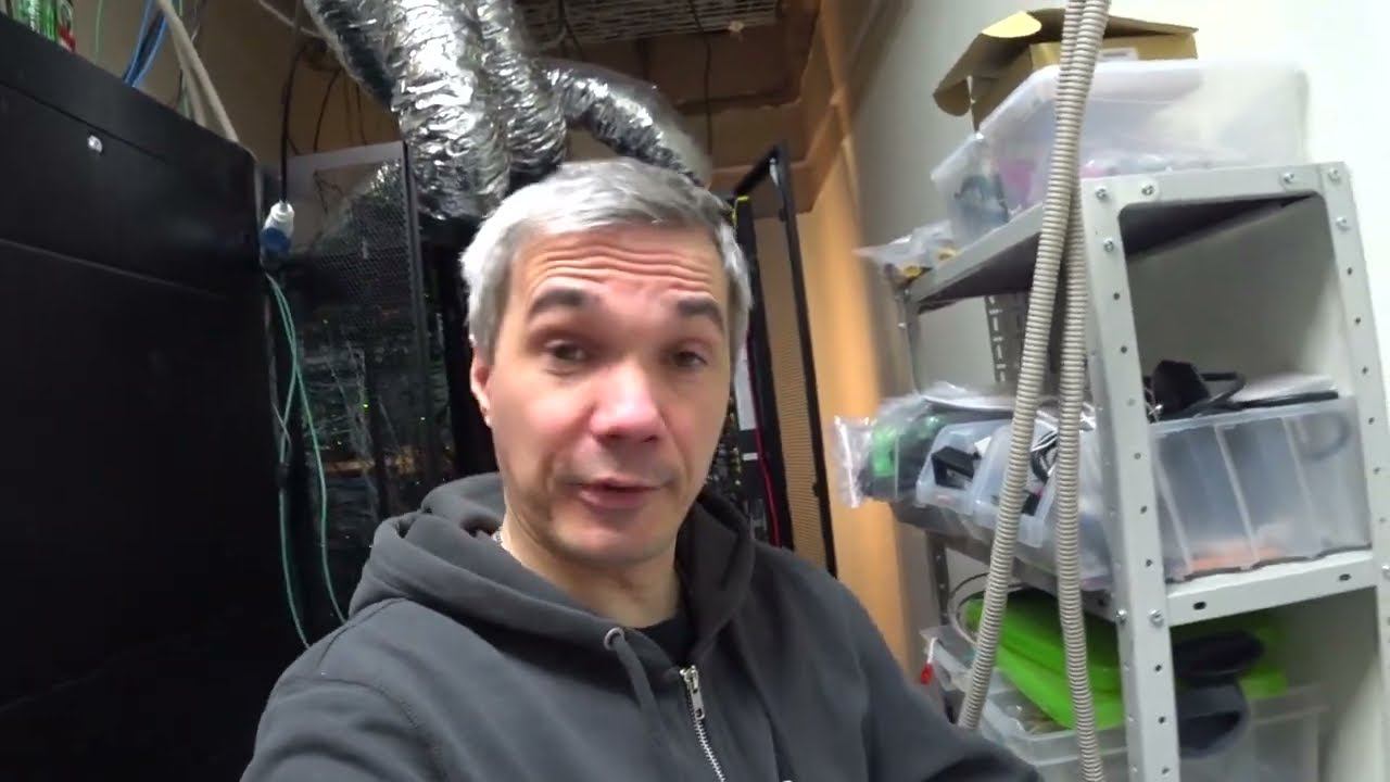 Просто видео из серверной смотреть онлайн