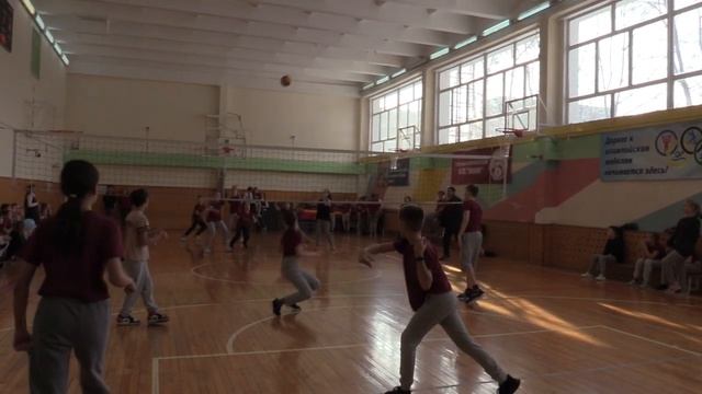 Соревнования по пионерболу среди 5 классов ВНГ