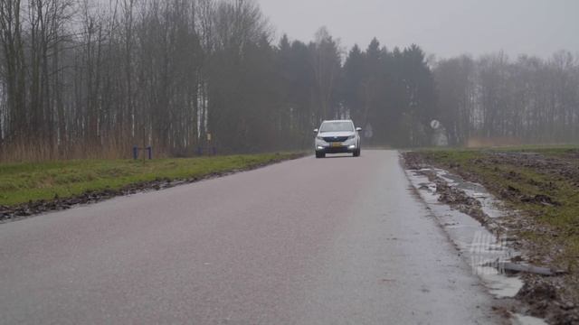 Seres 3 - AutoWeek Review - English subtitles смотреть онлайн