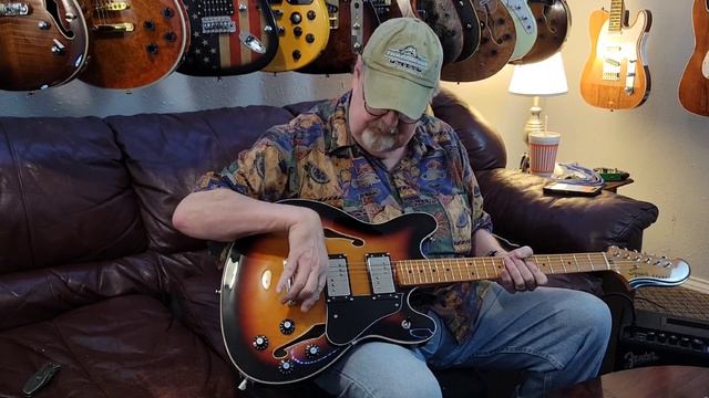 Squier Classic Vibe Starcaster unboxing and review смотреть онлайн