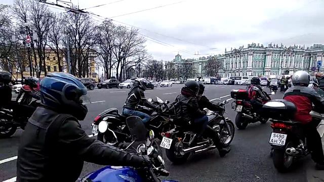Открытие мотосезона на Дворцовой площади смотреть онлайн