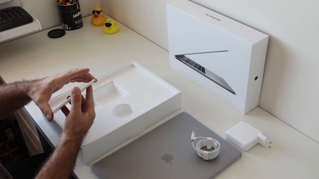 Unboxing Macbook Pro 2016 CTO смотреть онлайн
