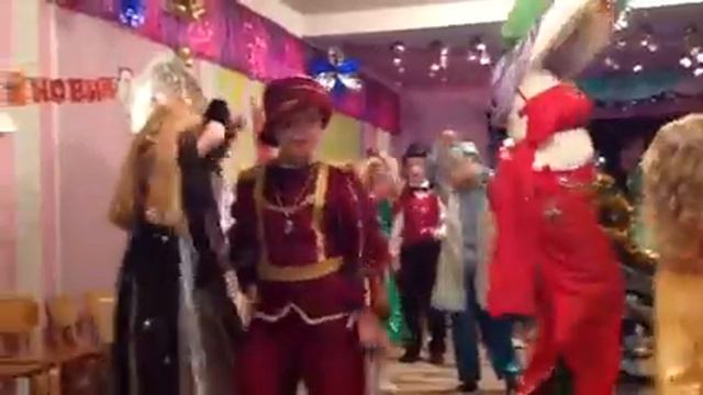 Утренник танец Моса) смотреть онлайн