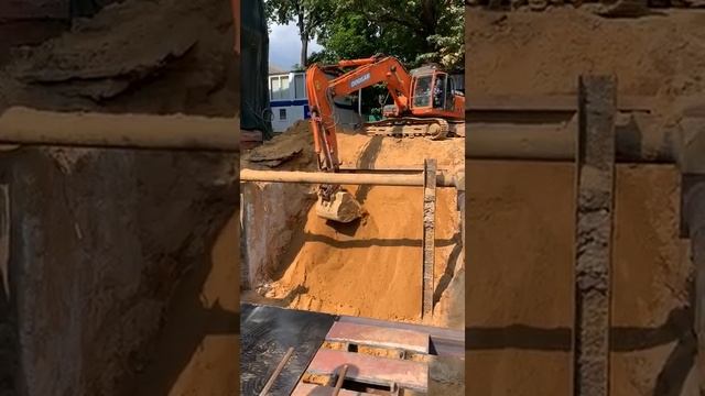 Рытье и планирование котлована полноповоротным экскаватором