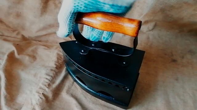 Старинный утюг (калильный и угольный утюг).Реставрация утюга из металлолома/Restoration of iron смотреть онлайн