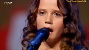 маленькая девочка поет взрослым оперным голосом!!! смотреть до конца!!!