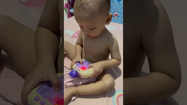 Delvin Main POP IT Bantu like comen subscribe ya kakak. #trendingshort #trending #baby #subscribe смотреть онлайн