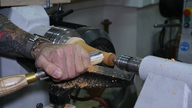 Светящийся шар на токарном станке. смотреть онлайн