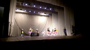 Эстрадный танец "Маленькие звезды". Дети 3-5 лет.