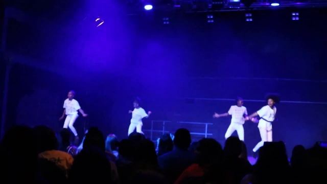WINNER - 'Really Really' Performance at IKDC 2018 - One P.E.R.L смотреть онлайн