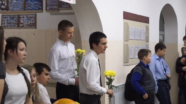 Поздравление учеников школы № 2 своих учителей в день учителя (видео №1) смотреть онлайн