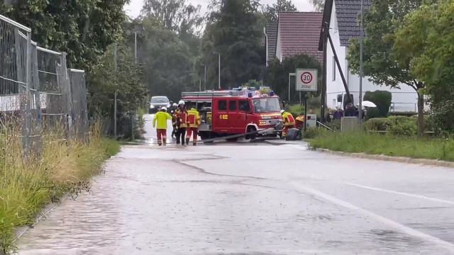Überflutete Straßen bei Rottweil смотреть онлайн