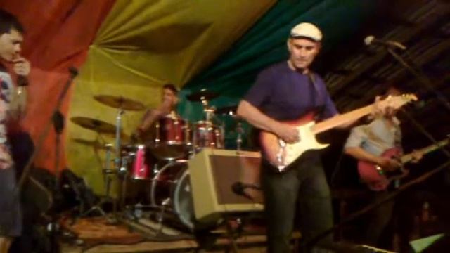 Seccos Forever.mp4 canta Wish you were here de Pink Floyd! смотреть онлайн