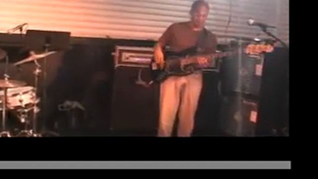 Fender Bass Bash III, Burbank, 11-15-06, Song 2 смотреть онлайн