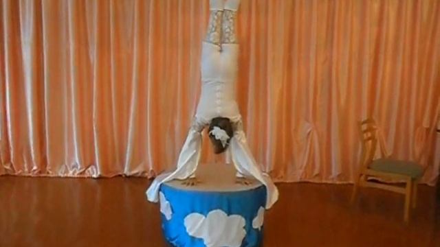 Ладыка Анжелика, цирковой номер "Птица".AVI смотреть онлайн