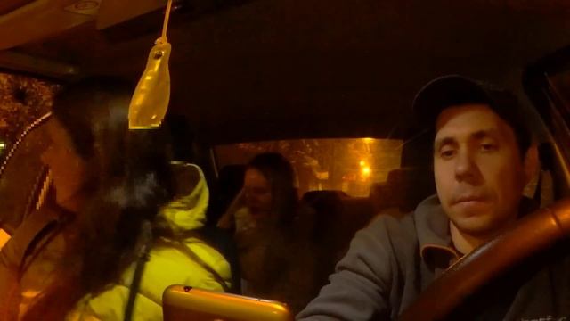 ТИПИЧНЫЕ ПАССАЖИРЫ ТАКСИ В ПЯТНИЦУ НОЧЬЮ смотреть онлайн