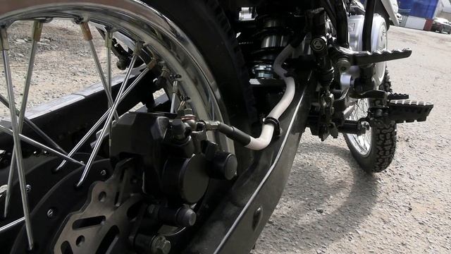 Мотоцикл LIFAN LF200 GY-3B в черном цвете. Недорогой эндуро от Lifan. смотреть онлайн