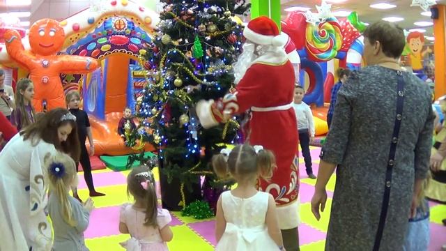 Новогодние представление в д\к Антошка смотреть онлайн