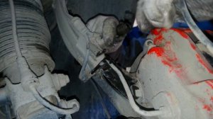 Замена передних колодок PORSCHE CAYENNE / VW TOUAREG / AUDI Q7, Replacing the front shoes