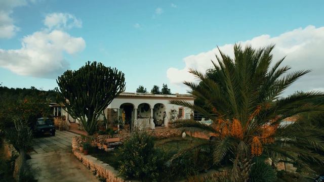 East Of Eden (Ibiza Villa DJ Set) смотреть онлайн