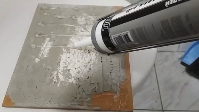 Как клеить старую плитку? Клеим плитку на место. Часть 2. смотреть онлайн