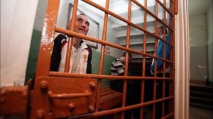 Как встречают новичков на зоне