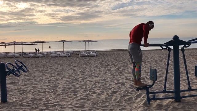 Утренняя тренировка.Комплекс упражнений на каждый день. смотреть онлайн