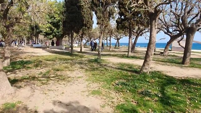 Как одеваются на отдыхе в феврале в Испании? смотреть онлайн