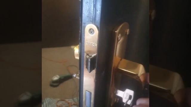 замена замка в металлической двери."антипаника" смотреть онлайн