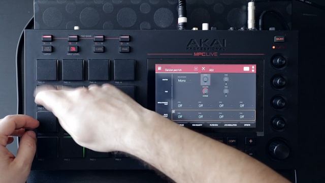 AKAI MPC Live ОБУЧЕНИЕ | Сэмплирование, нарезка сэмплов, создание бита смотреть онлайн