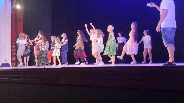 Танцы с Дианой Анкудиновой под Шизгару (Venus). Новороссийск 15 июля 2023г смотреть онлайн