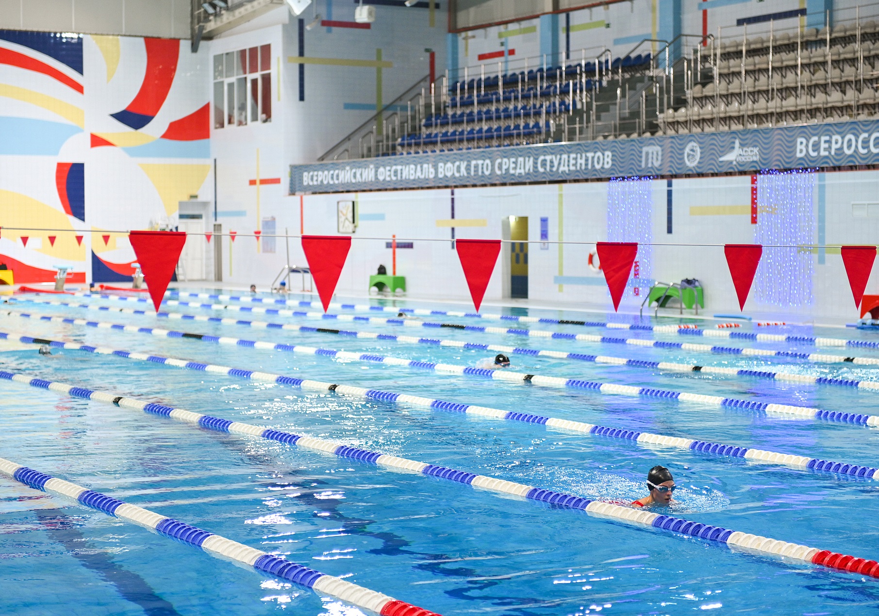 Плавательный бассейн УСК