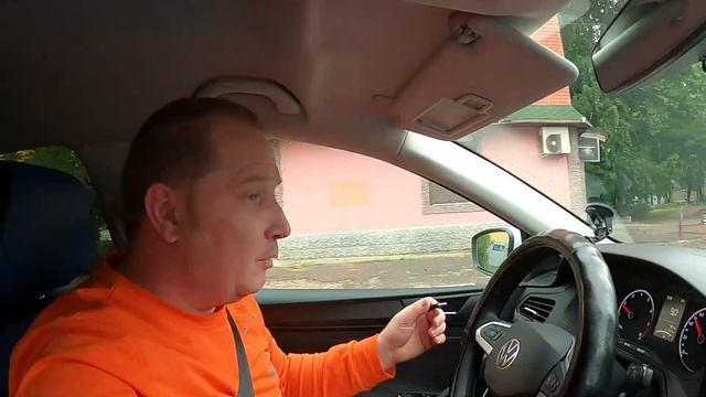 ПЯТНИЦА. ВОЗВРАЩАЮСЬ В ЭКОНОМ смотреть онлайн