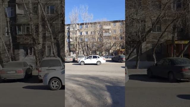 Остановка Тринадцатый микрорайон на 12 мкр в Майкудуке на которую едут с города осень 2021 год смотреть онлайн