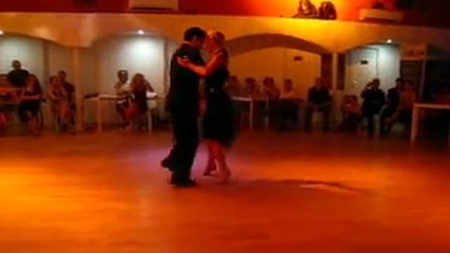 PABLO GARCIA Y ALEJANDRA MANTINAN, MILONGA BRAVA смотреть онлайн