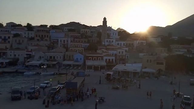 We moor at the port of Halki - Швартуемся в порту отрова Халки смотреть онлайн