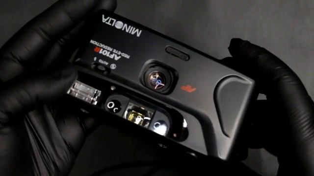 Minolta AF101R - 35mm film camera review. How to load film and use the camera. Perfect street camer смотреть онлайн