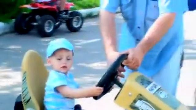 Дениса мы узнаем по походке...)) смотреть онлайн