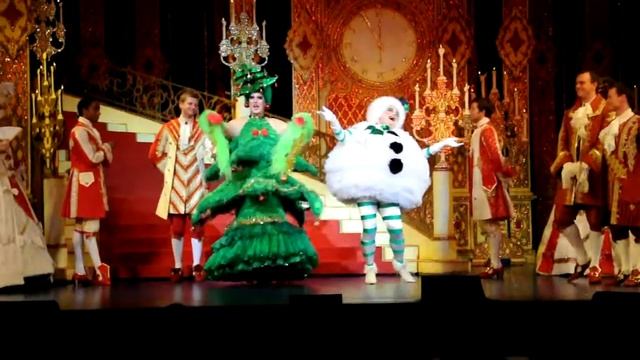 Витни и Бритни в новогодних костюмах смотреть онлайн