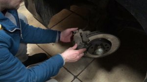 Смазывать передние направляющие Opel Astra h надо или нет? Сухие направляющие