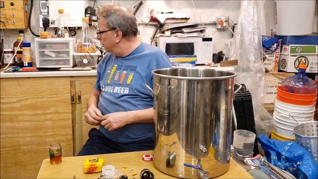 Installing a Water Heater Element Into a New Brewing Kettle смотреть онлайн