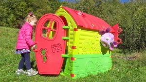 Настя помогает другу найти его друзей