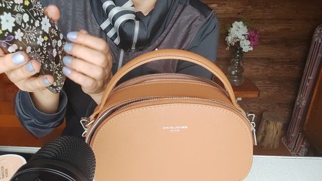 АСМР Что в сумочке. What's in the purse ASMR смотреть онлайн