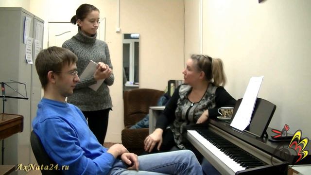 Урок вокала.Распевка на фразе из песни "Спасибо,Музыка,тебе!" смотреть онлайн
