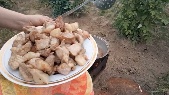 МЯСО С КАРТОШКОЙ В КАЗАНЕ НА КОСТРЕ. ТАЕТ ВО РТУ.ВКУС ИЗ ДЕТСТВА #мясо #в_казане #на_костре #Short смотреть онлайн