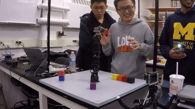 Robot manipulator - Line ‘em up! (task 3) смотреть онлайн